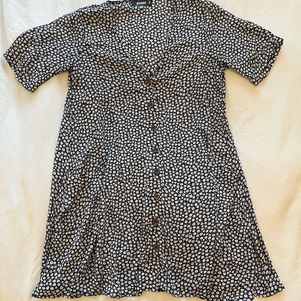 Size 6 Missguided Ditsy Floral Oversized Shift Dress